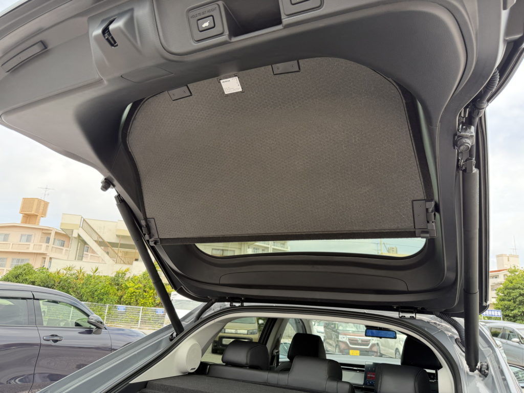 ホンダ INSIGHT テールゲート