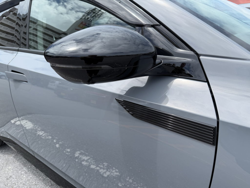 ホンダ INSIGHT リアバッジ